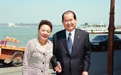 탤런트 김수미, 시장님 기념촬영